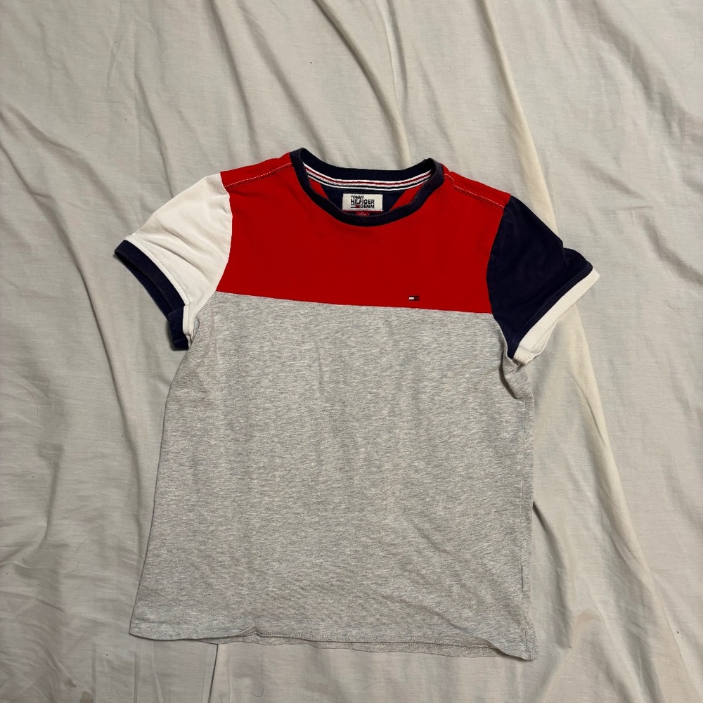 used Tommy Hilfiger t-shirt in good condition